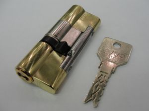 Цилиндр EWWA 3KS 36-46 ключ/ключ(Австрия) купить в интернет-магазине «Планета Замков» за 8000 руб. в Москве