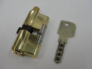Цилиндр EWWA MCS 46-46 ключ/вертушка(Австрия) купить в интернет-магазине «Планета Замков» за 17500 руб. в Москве